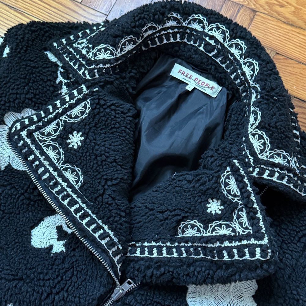 FREE PEOPLE Maya Sherpa
Jacket size S - Picture 9 of 10
